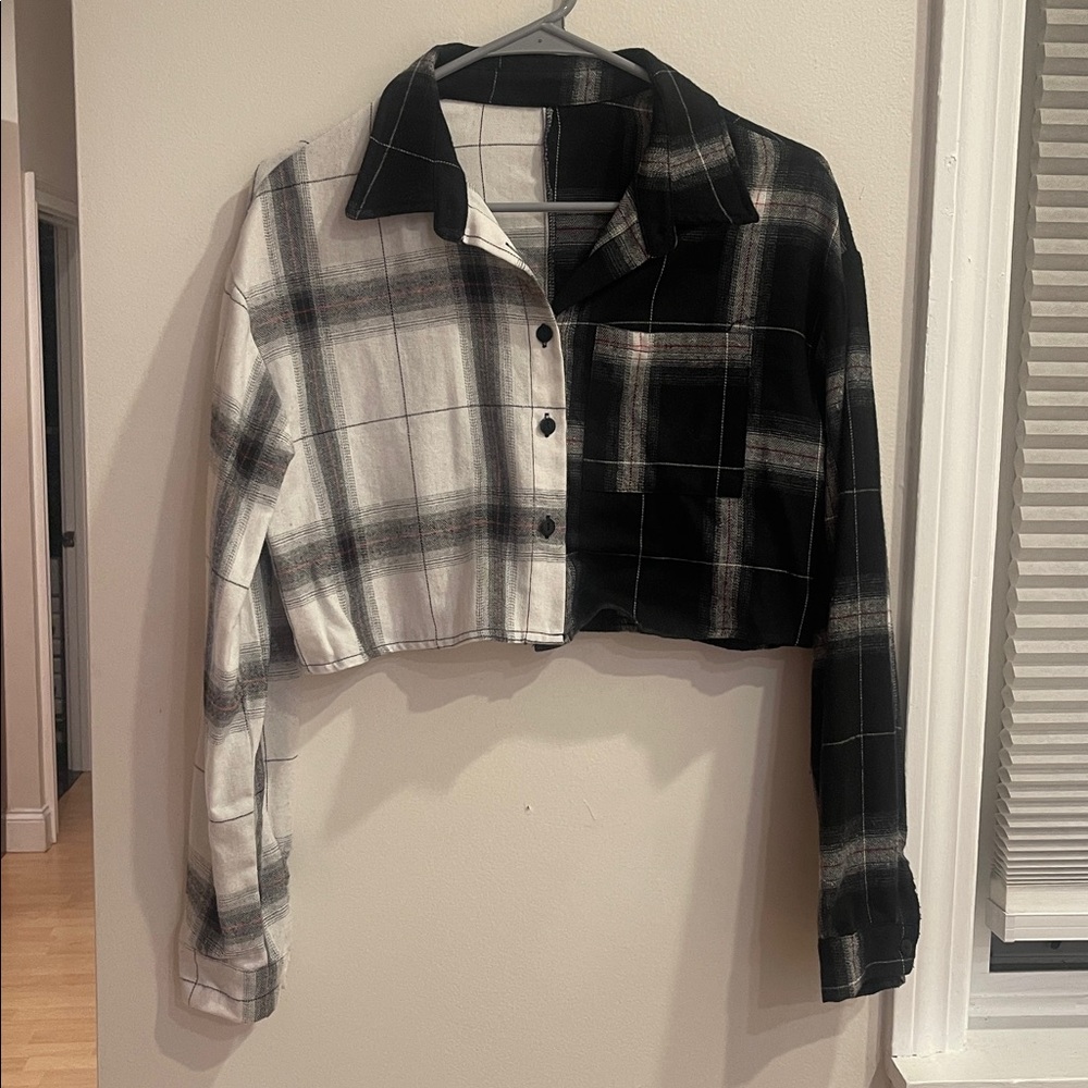 Black and White Plaid Cropped Shirt
